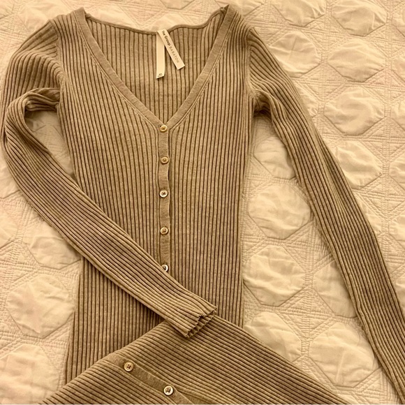 The Group by Babaton AVALON DRESS XS Ribbed Aritzia *sold out* - Picture 3 of 7